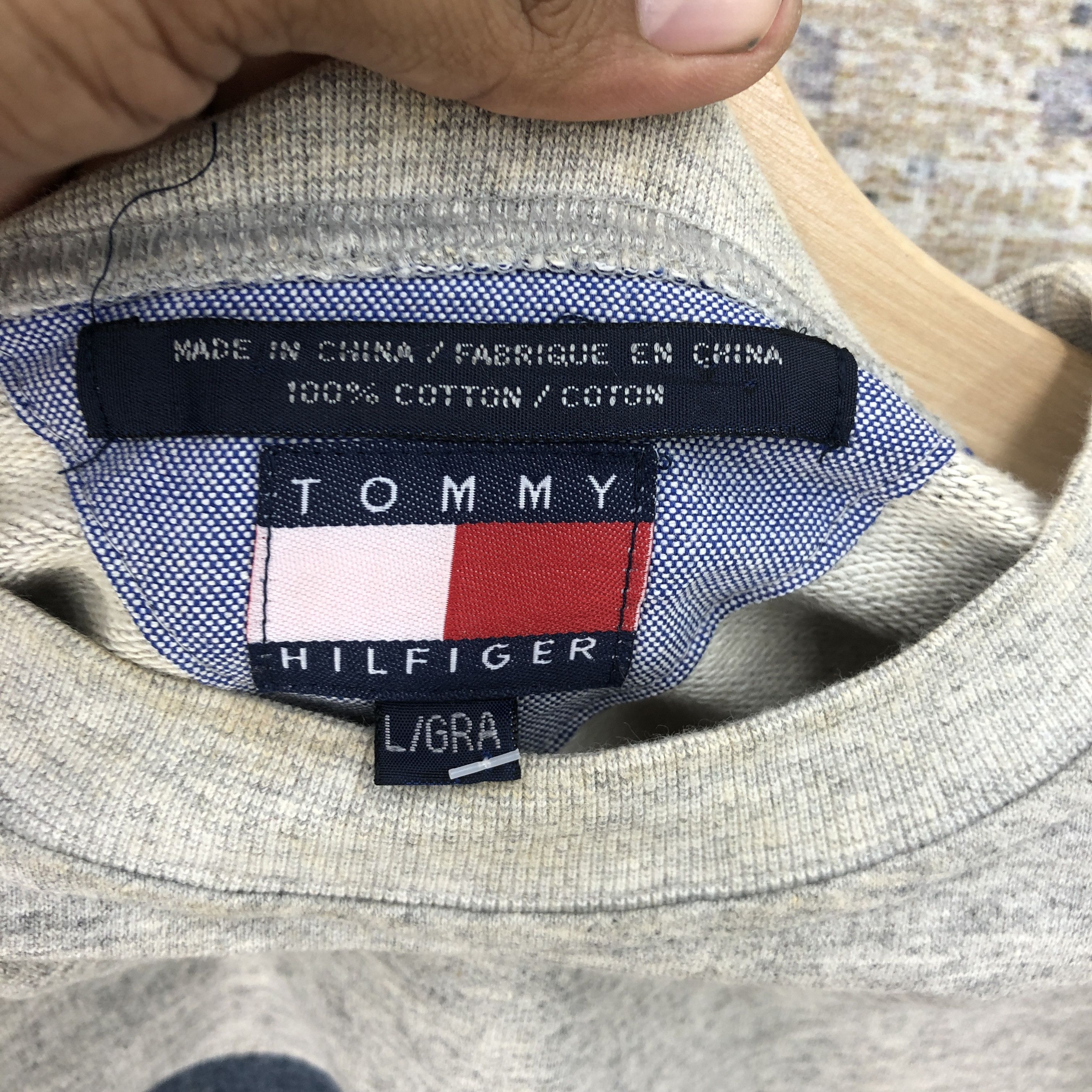 Tommy Hilfiger × Vintage Vintage Y2K Tommy Hilfiger Sweater Tommy Hilfiger Sweatshirt Size US XL / EU 56 / 4 - 6 Thumbnail