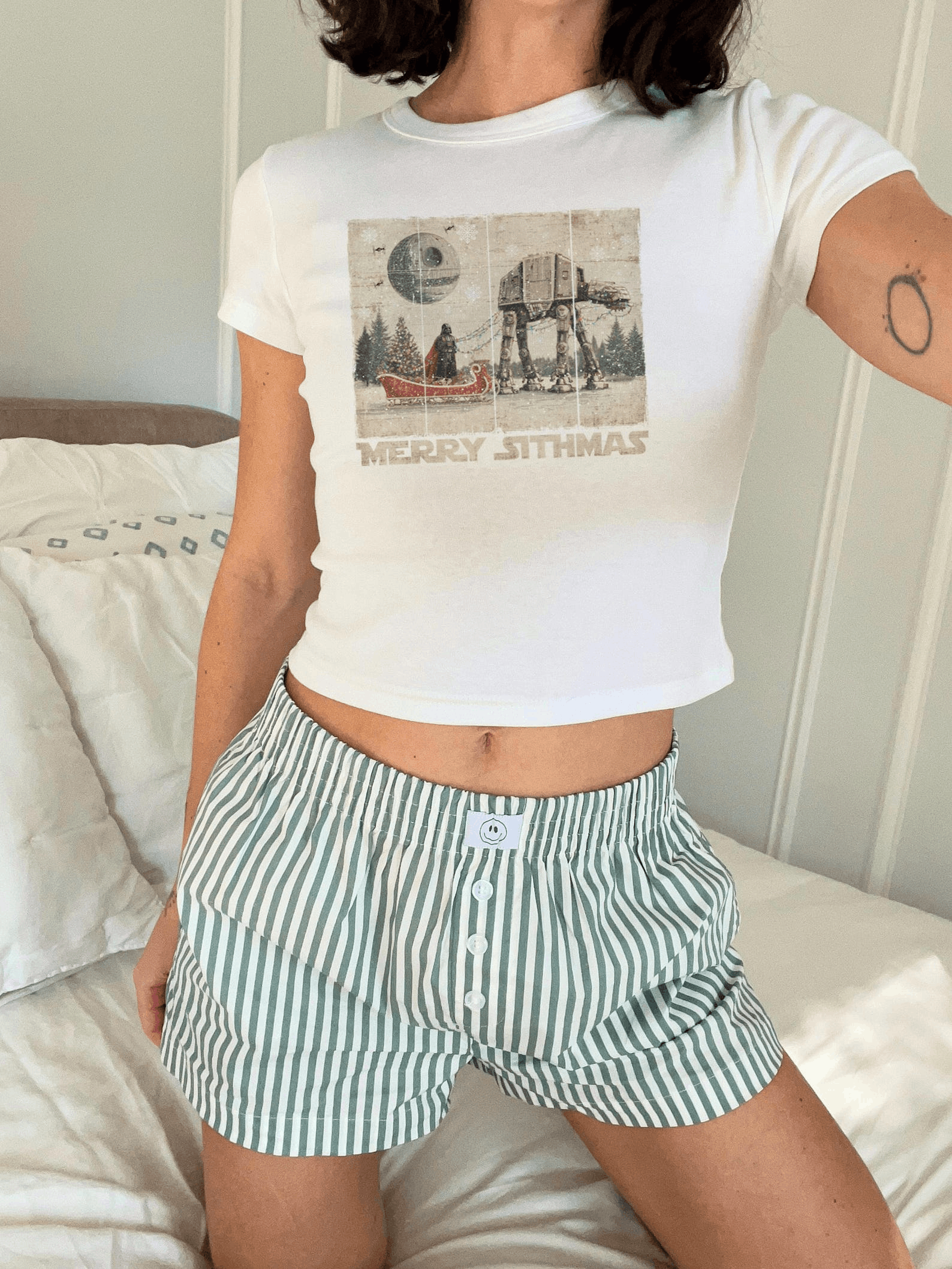 Other Merry Sithmas Baby Tee – Y2K Graphic Holiday Statement Top Size L / US 10 / IT 46 - 2 Thumbnail