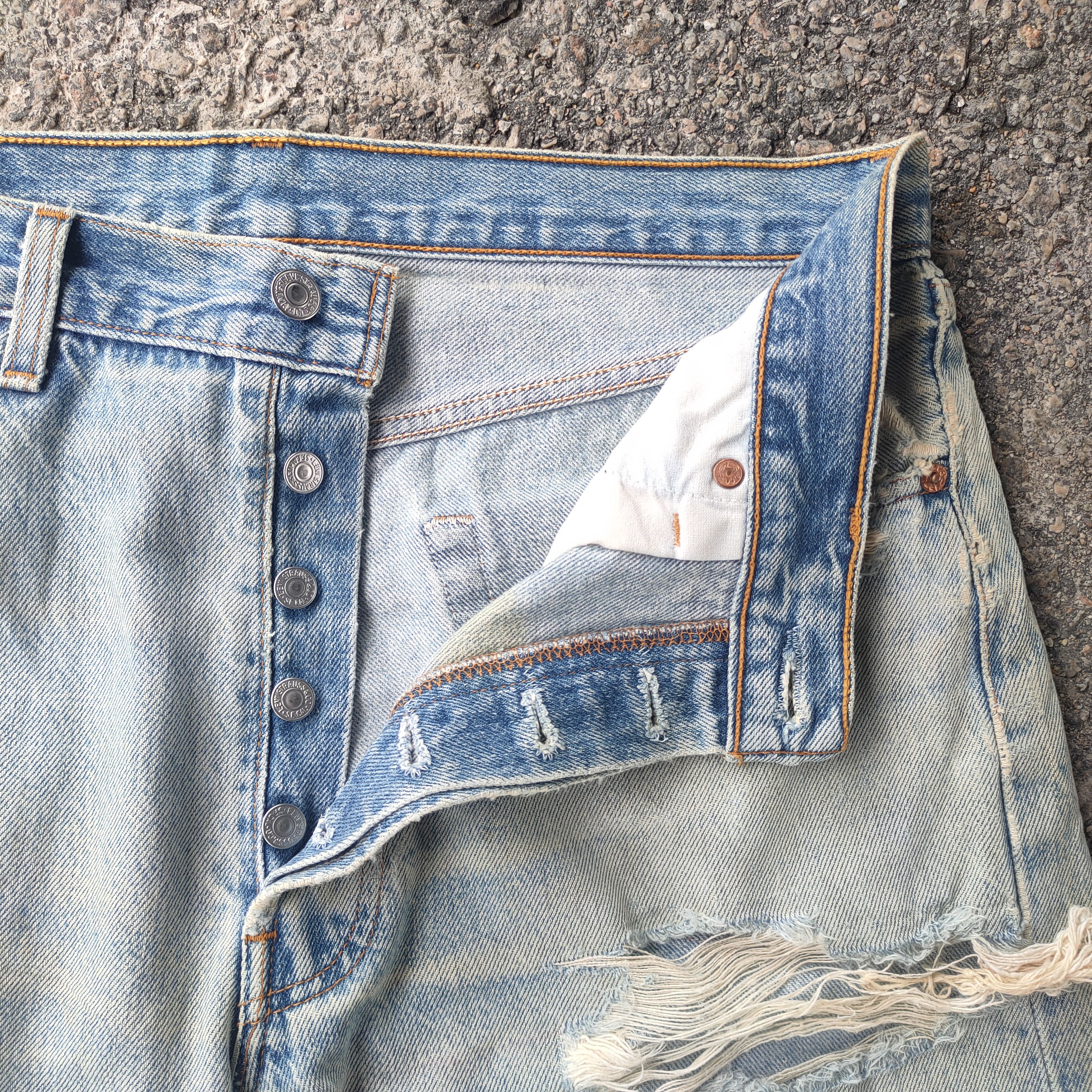 Levi's Vintage Clothing VINTAGE 97' LEVI'S 501 USA RIPPED FADED JEANS DENIM PANTS Size US 34 / EU 50 - 6 Thumbnail
