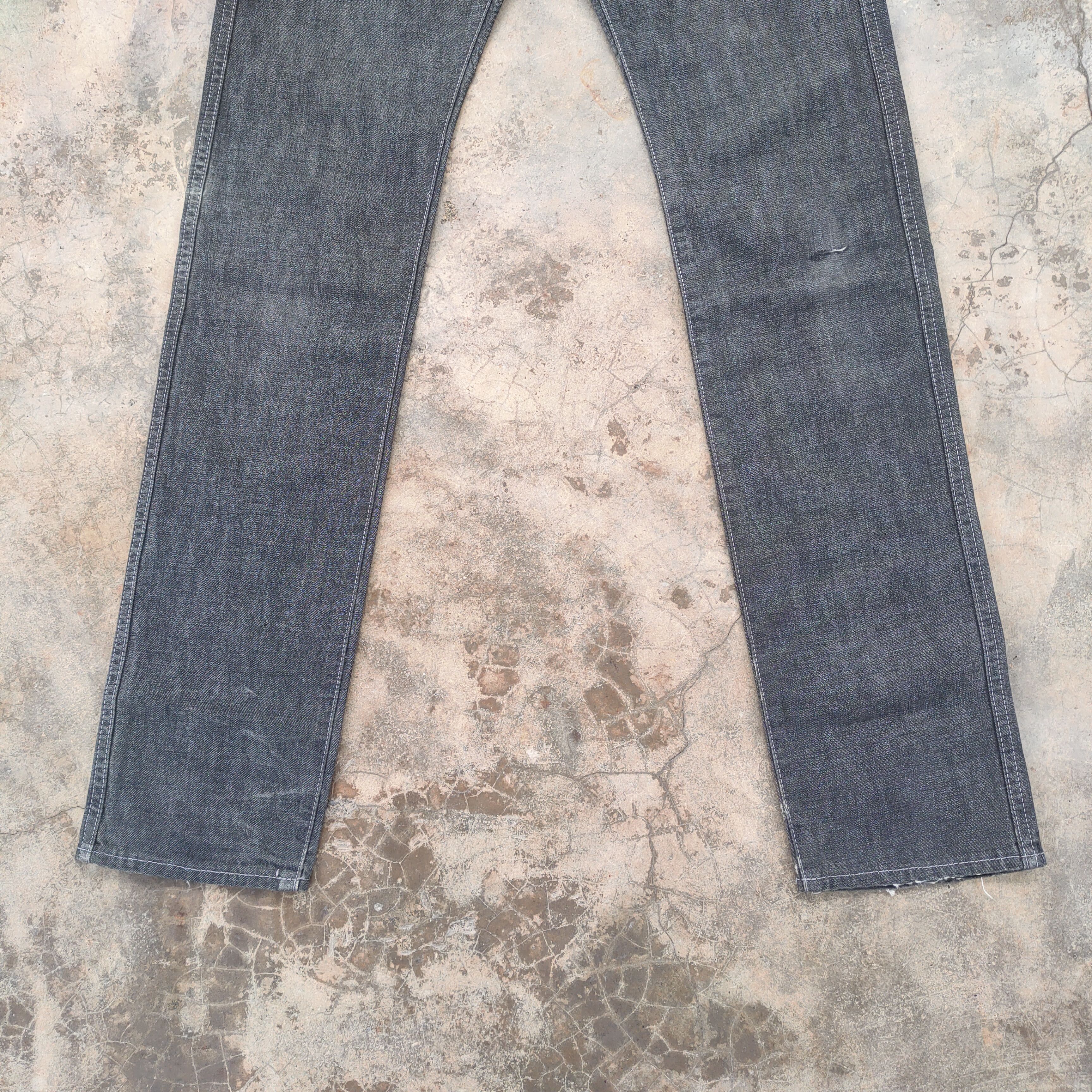 Roen W32 VINTAGE ROEN SKINNY FADED BLACK DISTRESSED JEAN PANTS Size US 32 / EU 48 - 4 Thumbnail