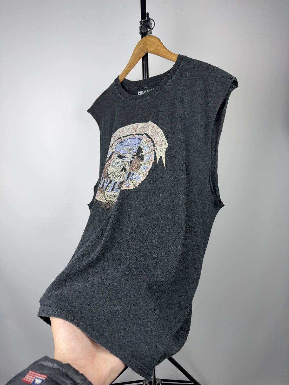 Guns N' Roses 2018 Guns N’ Roses Civil War Cut Off Sleeveless Tee M/L Size US L / EU 52-54 / 3 - 4 Thumbnail