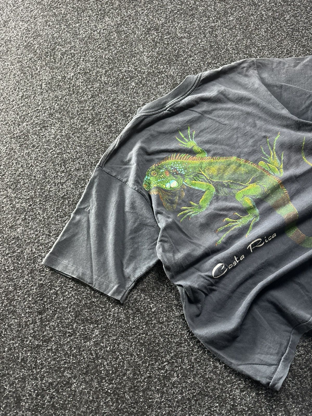 Vintage 🚨Vintage 90s Costa Rica Tree Frog SINGLE STITCH Graphic Tee Size US M / EU 48-50 / 2 - 2 Thumbnail
