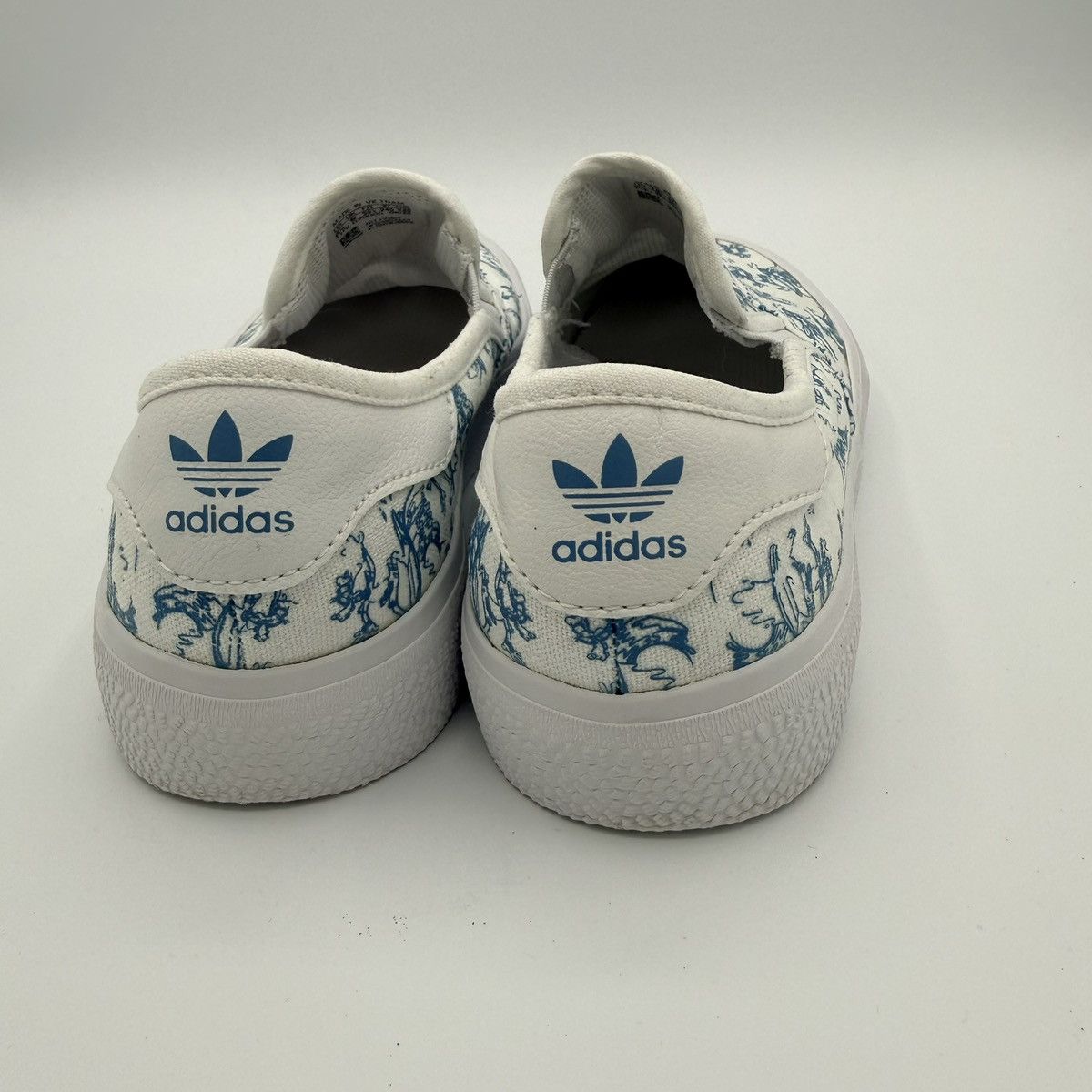 Adidas × Disney Adidas Disney Slip On Mens 6.5 Womens 8 Goofy Surf Sneakers Size US 8 / IT 38 - 5 Thumbnail