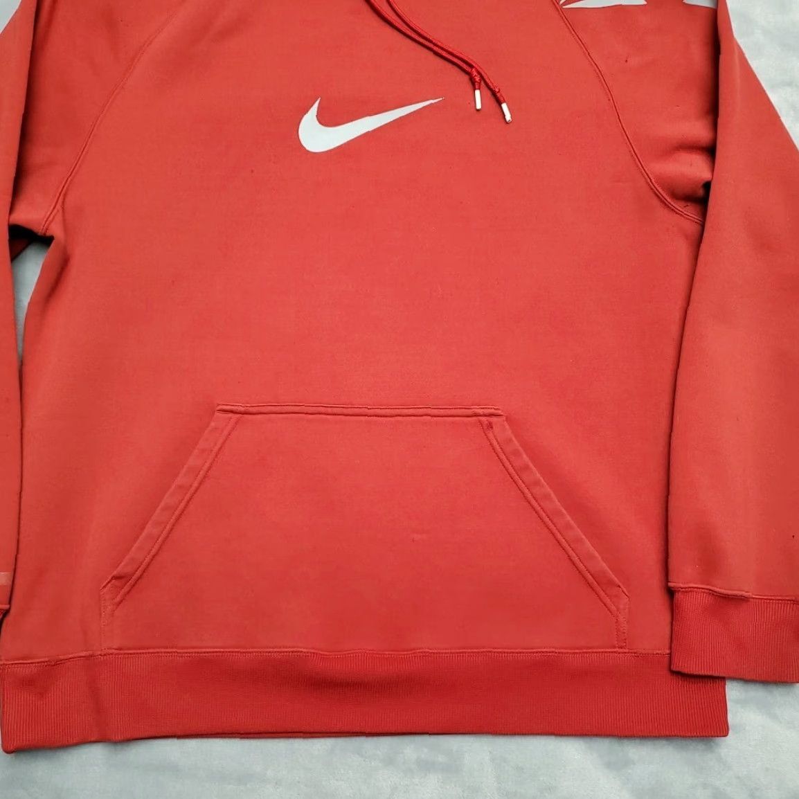 Nike VINTAGE Nike Hoodie Men L Red Kobe Bryant Mamba Center Swoosh Logo Fleece VTG Hooded Logo Pullover Size US L / EU 52-54 / 3 - 2 Thumbnail