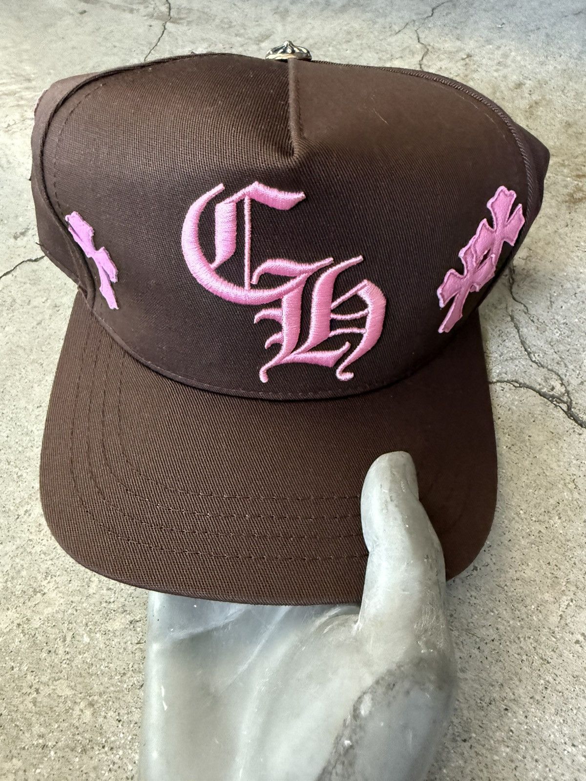 Chrome Hearts BRAND NEW CHROME HEARTS PINK LEATHER CROSS PATCH TRUCKER HAT Size ONE SIZE - 1 Thumbnail