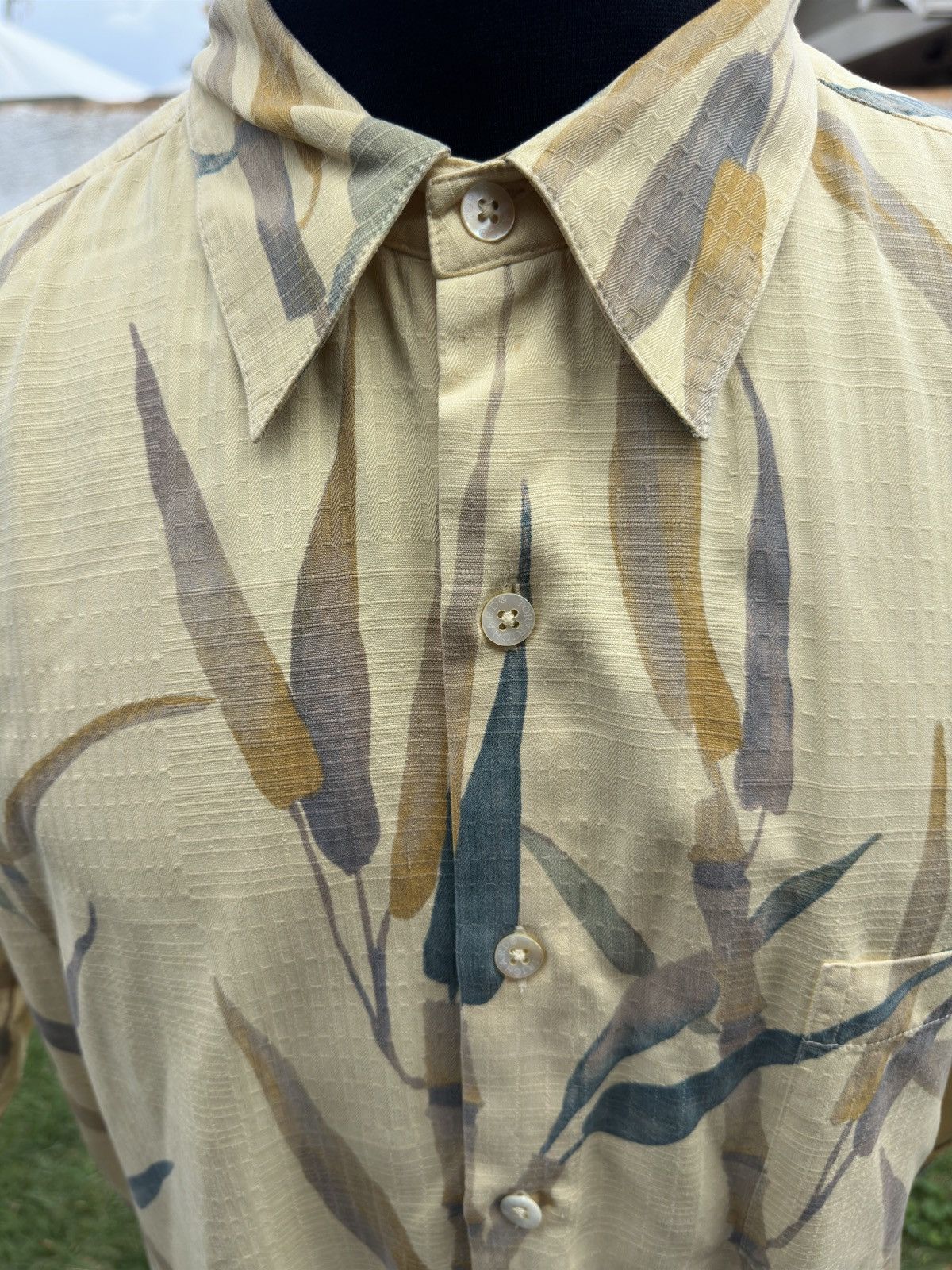 Tori Richard PreOwned Tori Richard Yellow Hawaiian Print Men's XL Size US XL / EU 56 / 4 - 3 Thumbnail