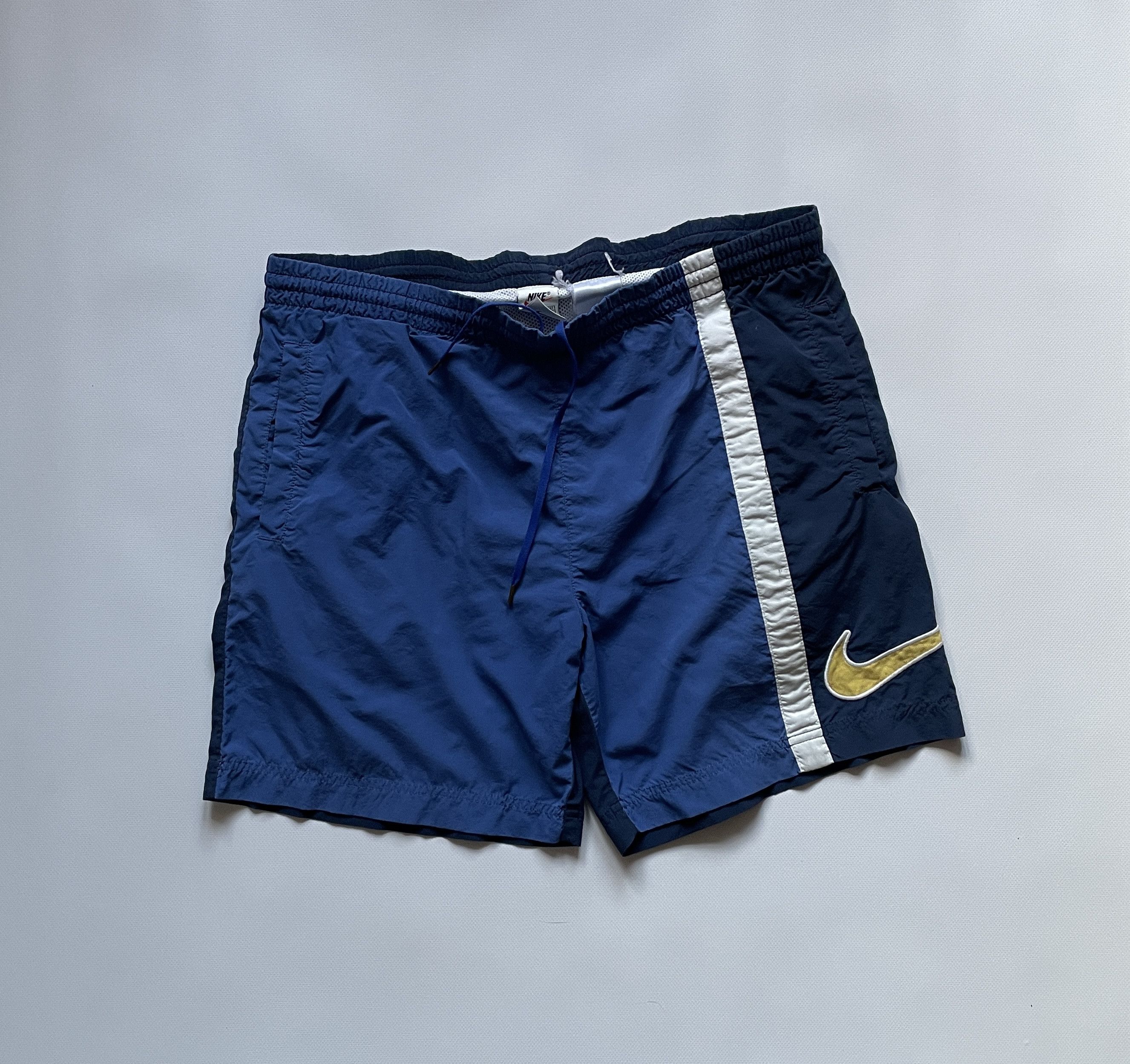 Nike Nike 90s Vintage Beach shorts Retro Style Size US 34 / EU 50 - 1 Thumbnail
