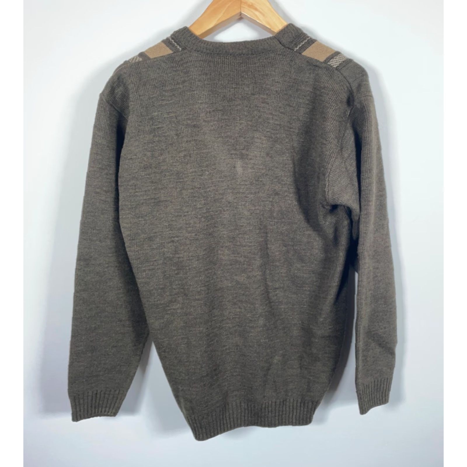 Vintage VINTAGE Preppy V-Neck Sweater Men's L Green Vertical Striped Pattern Y2K VTG Size US L / EU 52-54 / 3 - 2 Thumbnail