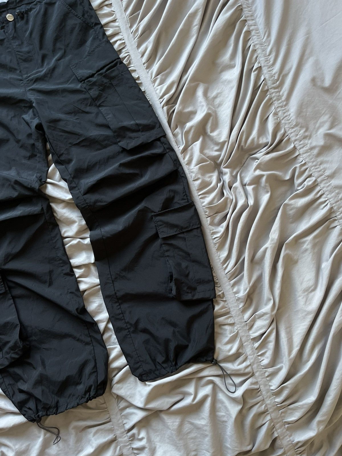 Japanese Brand Vintage Nylon Cargo Pants Baggy Wide Japanese Y2K Size US 32 / EU 48 - 3 Thumbnail