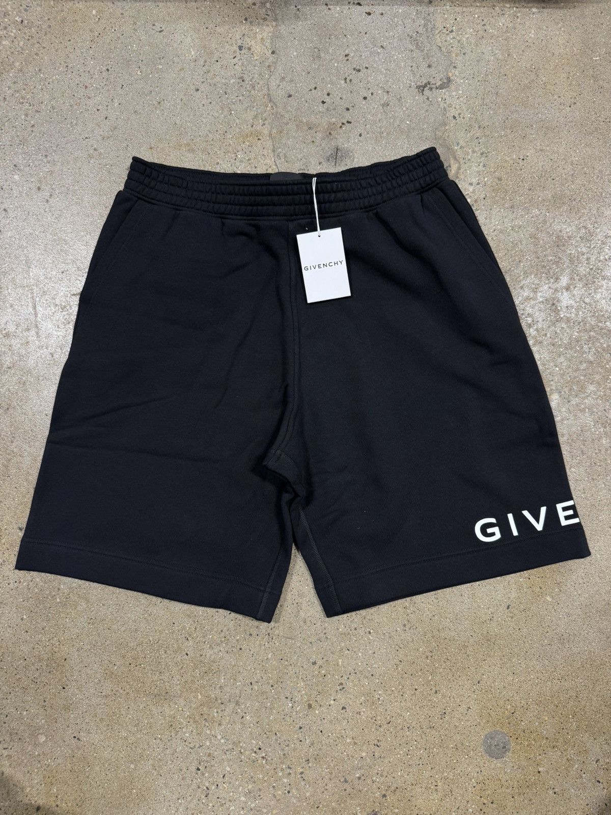 Givenchy Givenchy Logo Printed Sweatshorts NEW 900$ Size US 38 / EU 54 - 1 Thumbnail