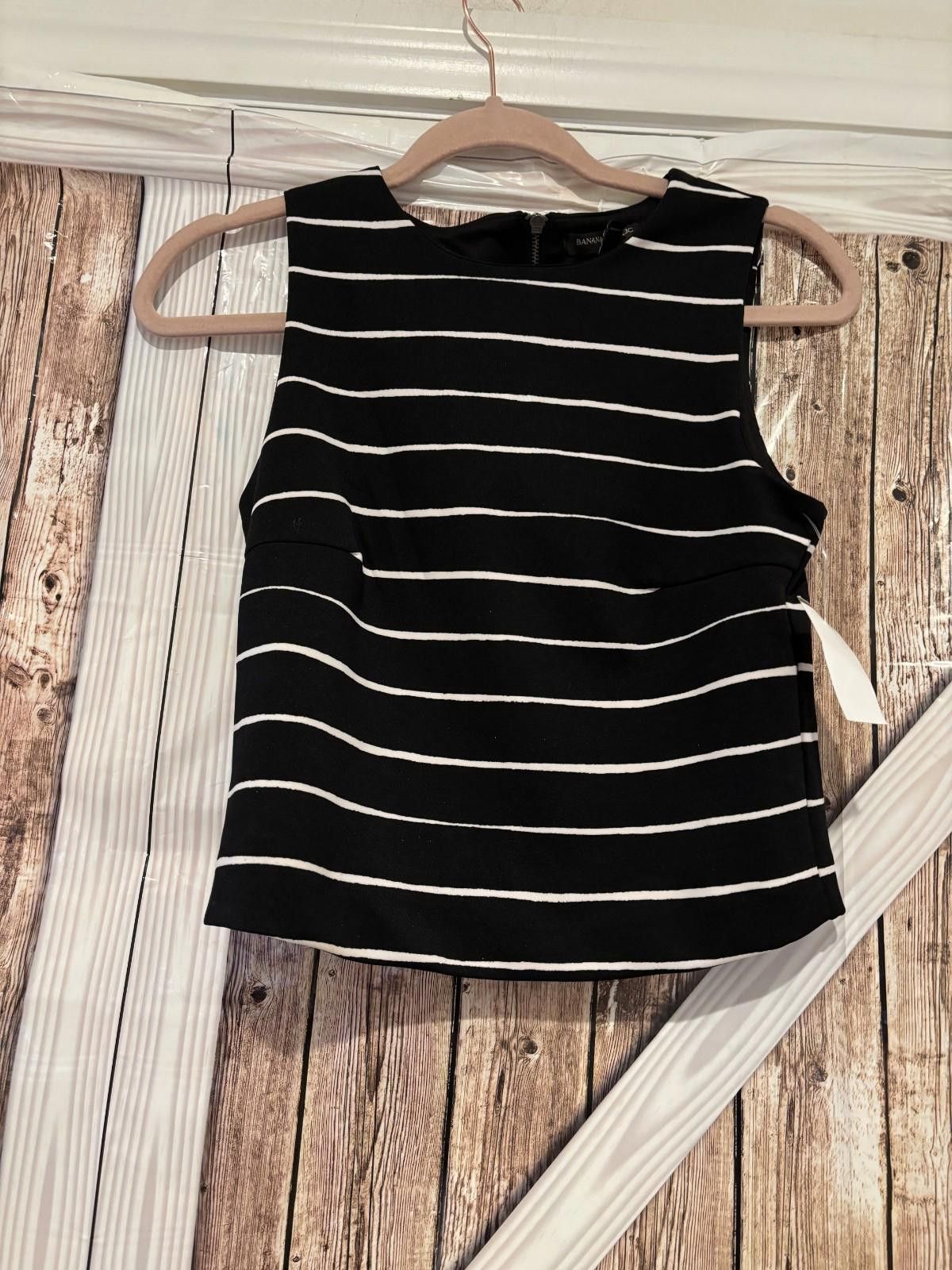 Banana Republic Banana Republic black/white stripes tank sz XXS prel. #289 Size XXS / US 00 / IT 34 - 1 Thumbnail