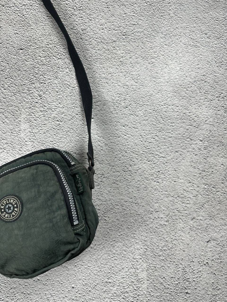 Japanese Brand Vintage Japan Messenger Sling Bag Distressed Y2K Faded Size ONE SIZE - 3 Thumbnail