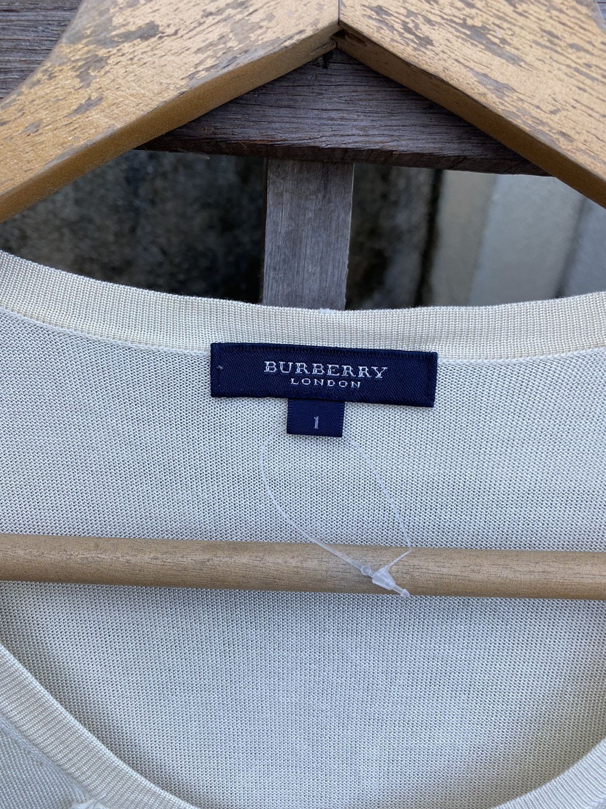 Burberry × Vintage 🔥 Steals 🔥 Burberry 3/4 Sleeve Tshirt Size S / US 4 / IT 40 - 5 Thumbnail