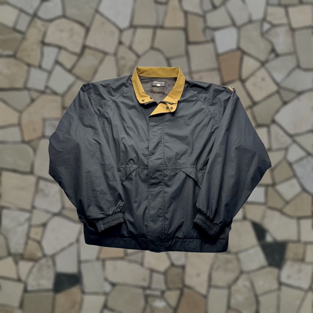 Mizuno Mizuno Jacket Windbreaker Women's XXL Black Tan Lightweight Polyester 100% Solid Windbreaker 2XL (Mizuno) Size XXL / US 16-18 / IT 52-54 - 1 Thumbnail