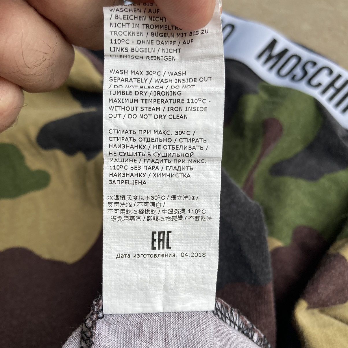 Other Y2K Moschino Camo Military Type long-sleeve Size US M / EU 48-50 / 2 - 6 Thumbnail