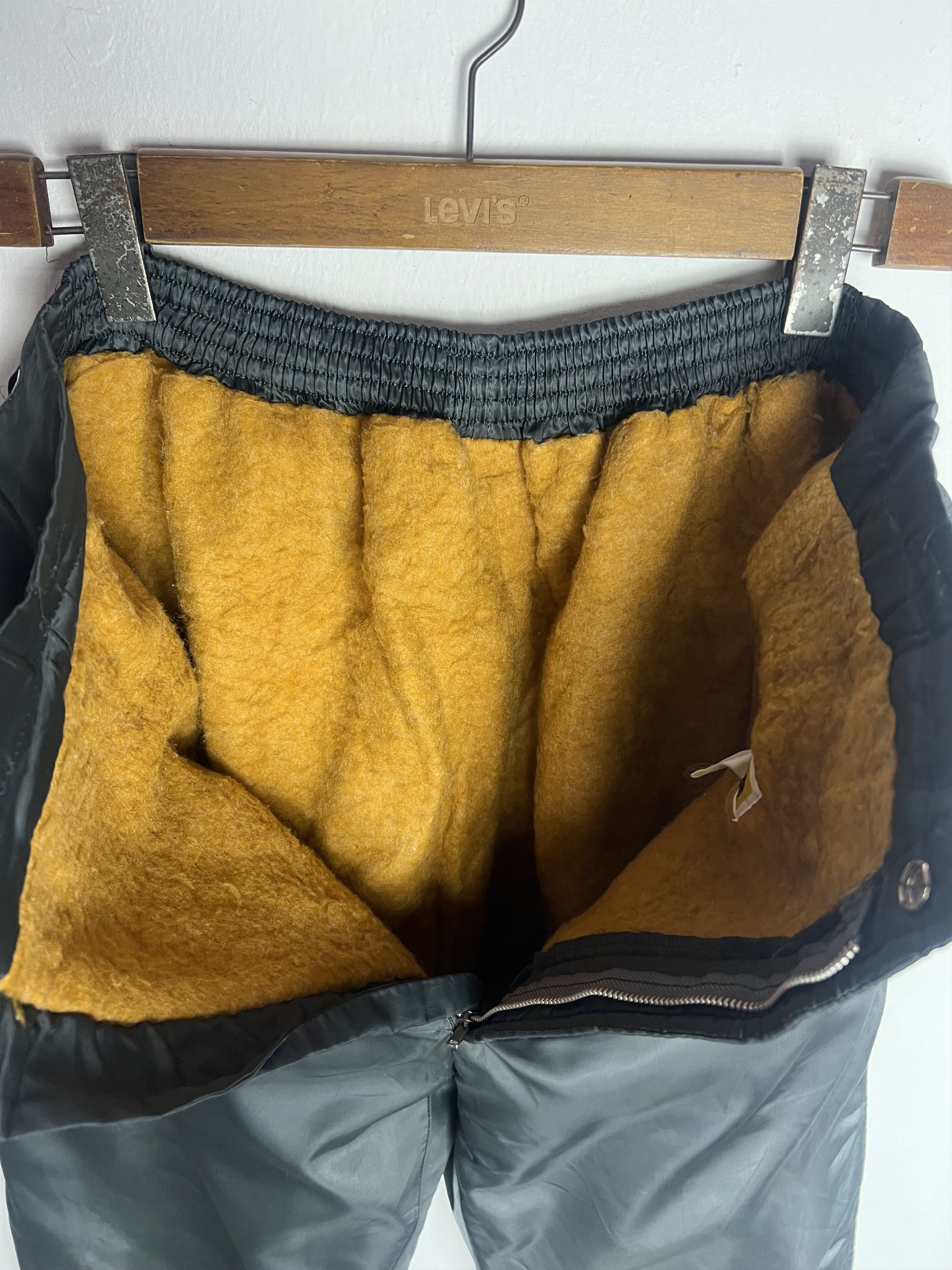 Japanese Brand Vintage Japan Anytime Black Nylon Ski Pant Size US 34 / EU 50 - 11 Thumbnail