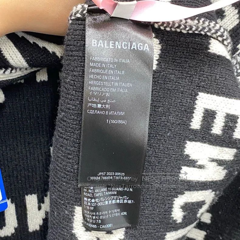 Balenciaga Balenciaga Pop-up white barrage letter logo wool knit card Size US S / EU 44-46 / 1 - 4 Thumbnail