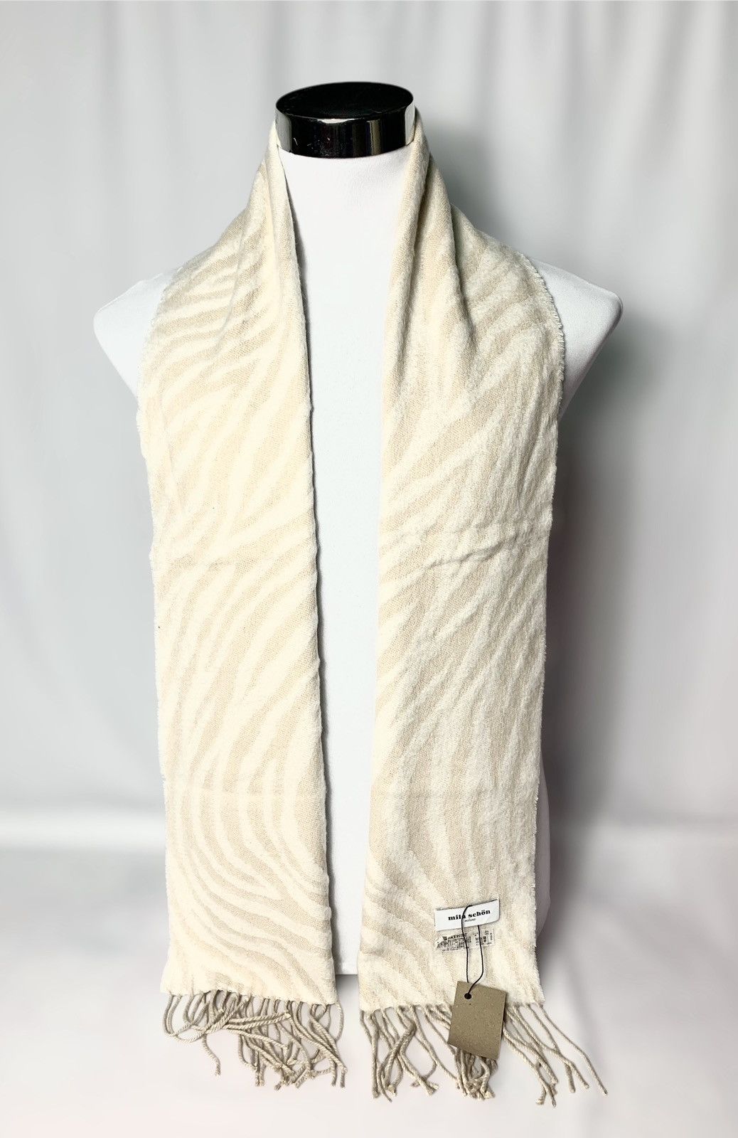Mila Schon Scarf / Muffler / Neckwear