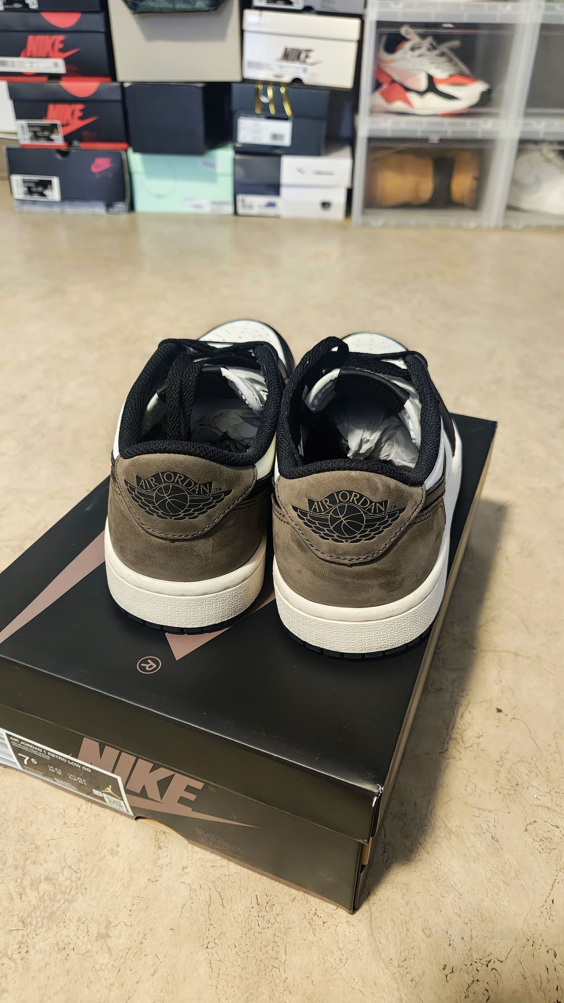 Jordan Brand Jordan 1 low OG mocha Size US 7.5 / EU 40-41 - 3 Thumbnail