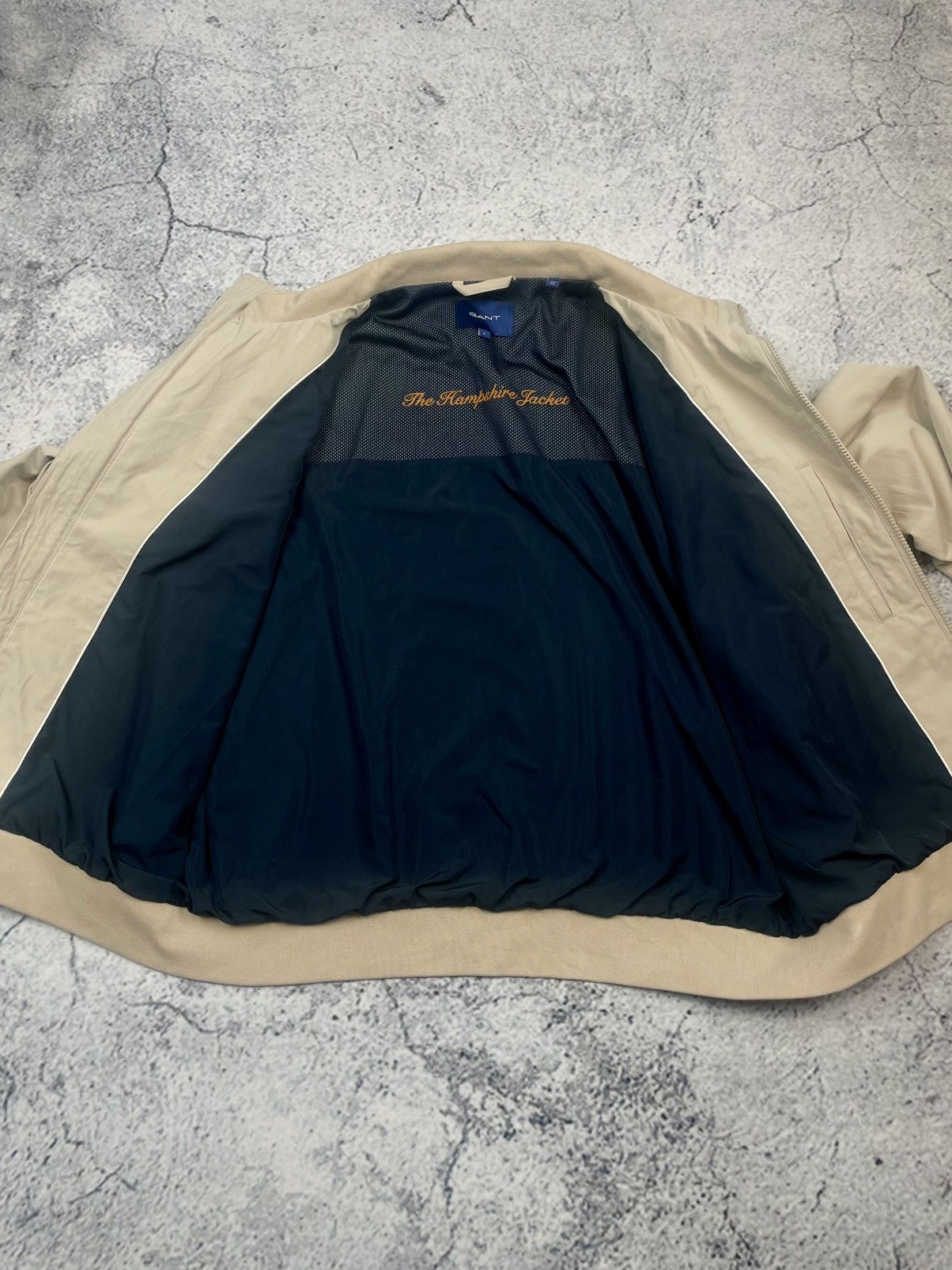 Gant GANT L – Beige Bomber Jacket, Classic Casual Style Size US L / EU 52-54 / 3 - 3 Thumbnail