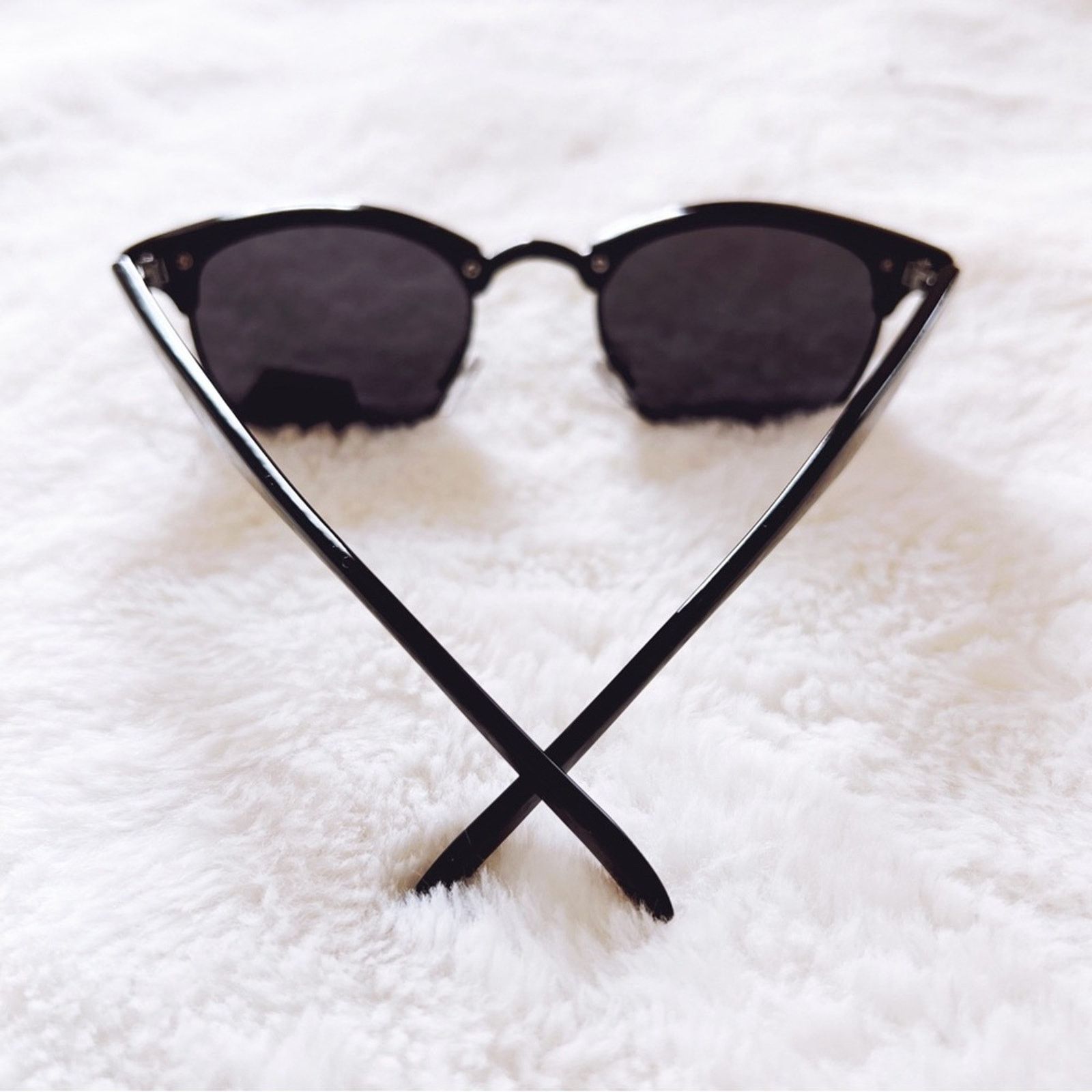 Other Thalia Black Sleek Modern Sunglasses Size ONE SIZE - 10 Thumbnail