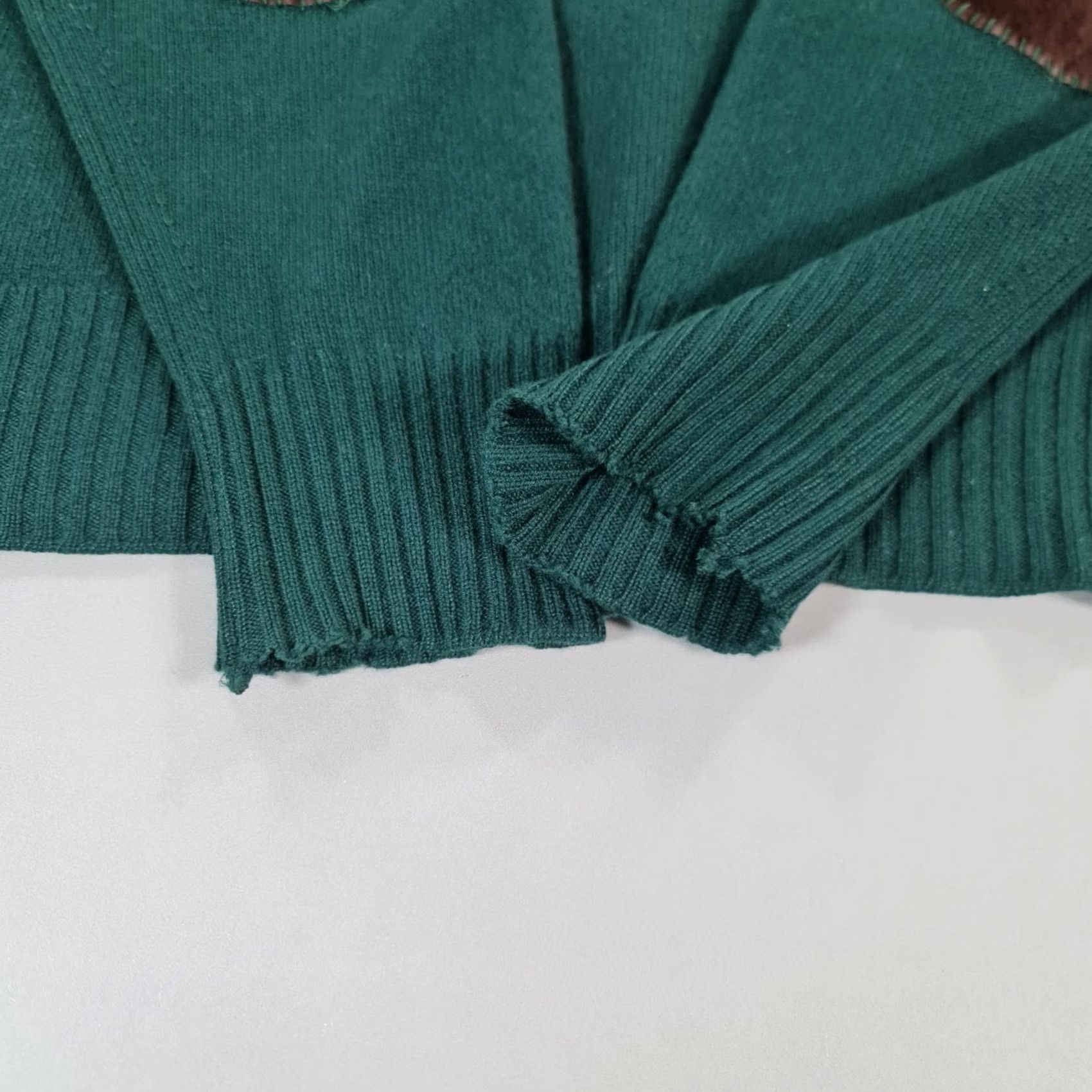 Vintage Misty Island Jumper Mens Green XL 100% Cashmere V-Neck Pullover Elbow Patches Scotland Vintage Size US XL / EU 56 / 4 - 5 Thumbnail