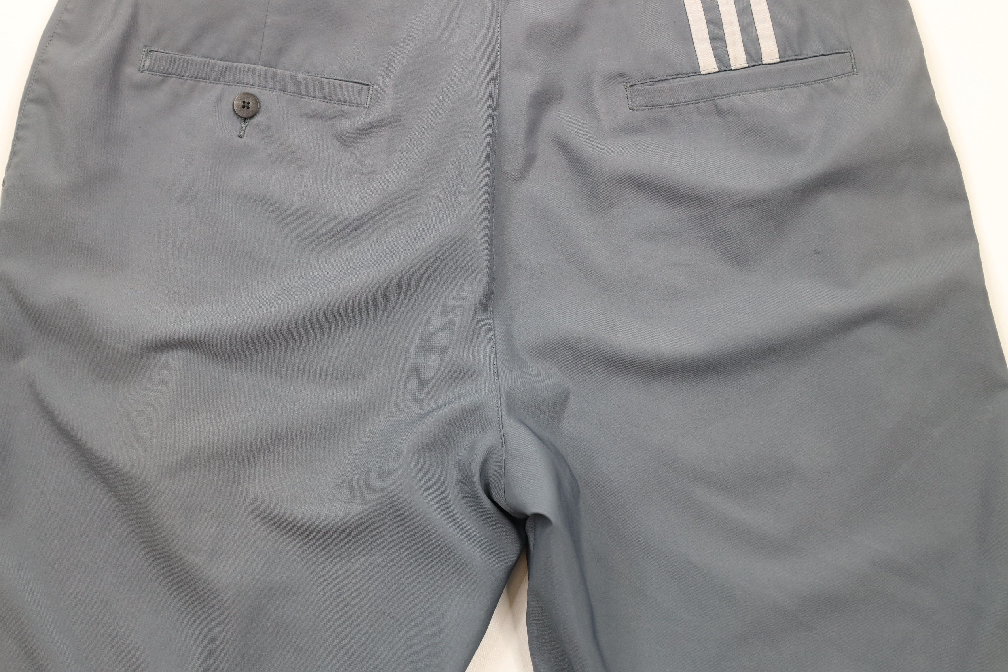 Adidas × Vintage Adidas Golf Spell Out Flat Front Golfing Chino Shorts Gray Size US 34 / EU 50 - 11 Thumbnail