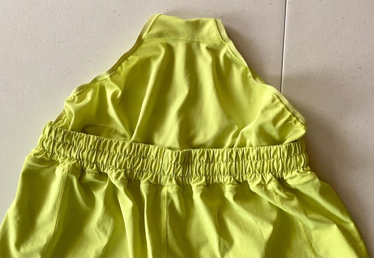 Lululemon Hotty Hot High-Rise Short 4" Lined Highlight Yellow 10 VGC Size 32" / US 10 / IT 46 - 9 Thumbnail