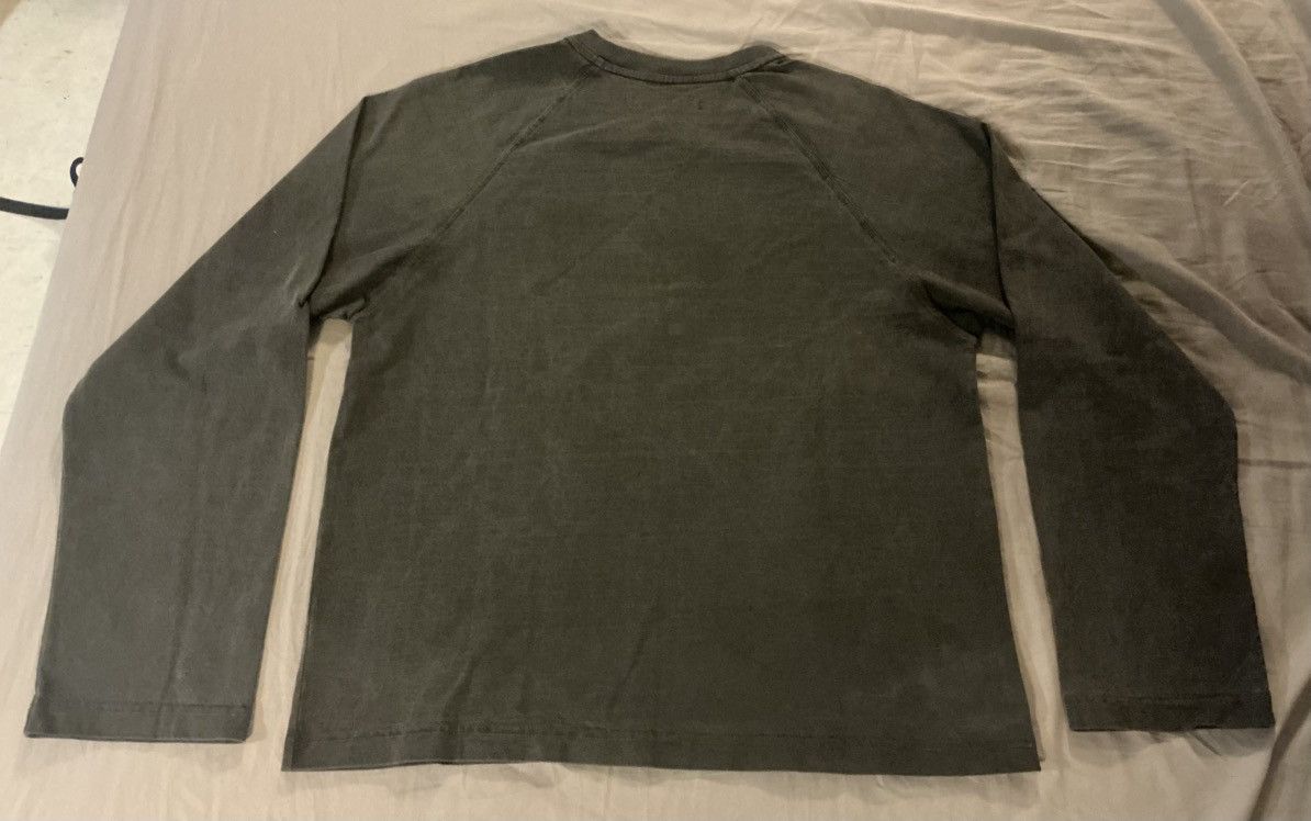 DISCONTD charcoal raglan longsleeve tee