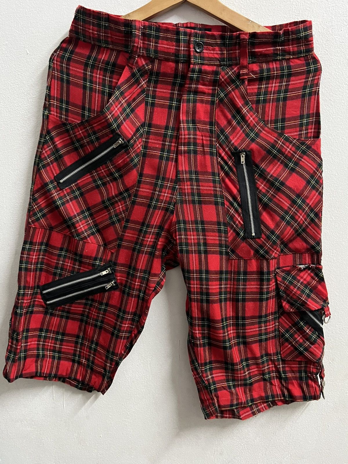 Red Tartan Bondage Punk Rock Metal Short Darkwear Pants
