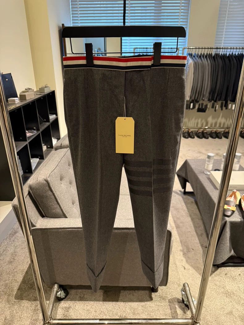Thom Browne Thom Browne Dark grey trousers with four stripes Size 25" / US 0 / IT 36 - 1 Thumbnail