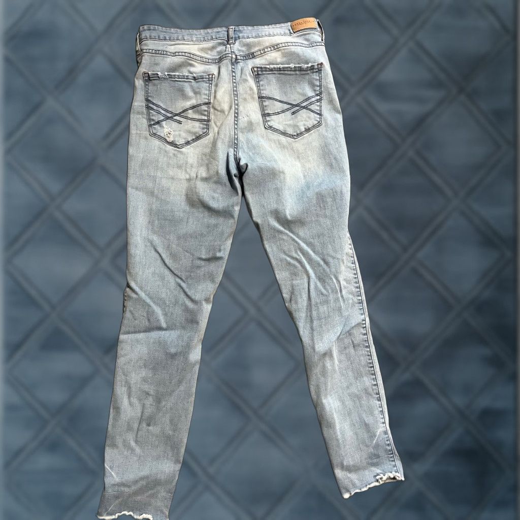 Vintage Womens Aéropostale High Waisted Distressed Ankle Jeans, Size 8, Blue, Raw Hem Size 30" / US 8 / IT 44 - 1 Thumbnail