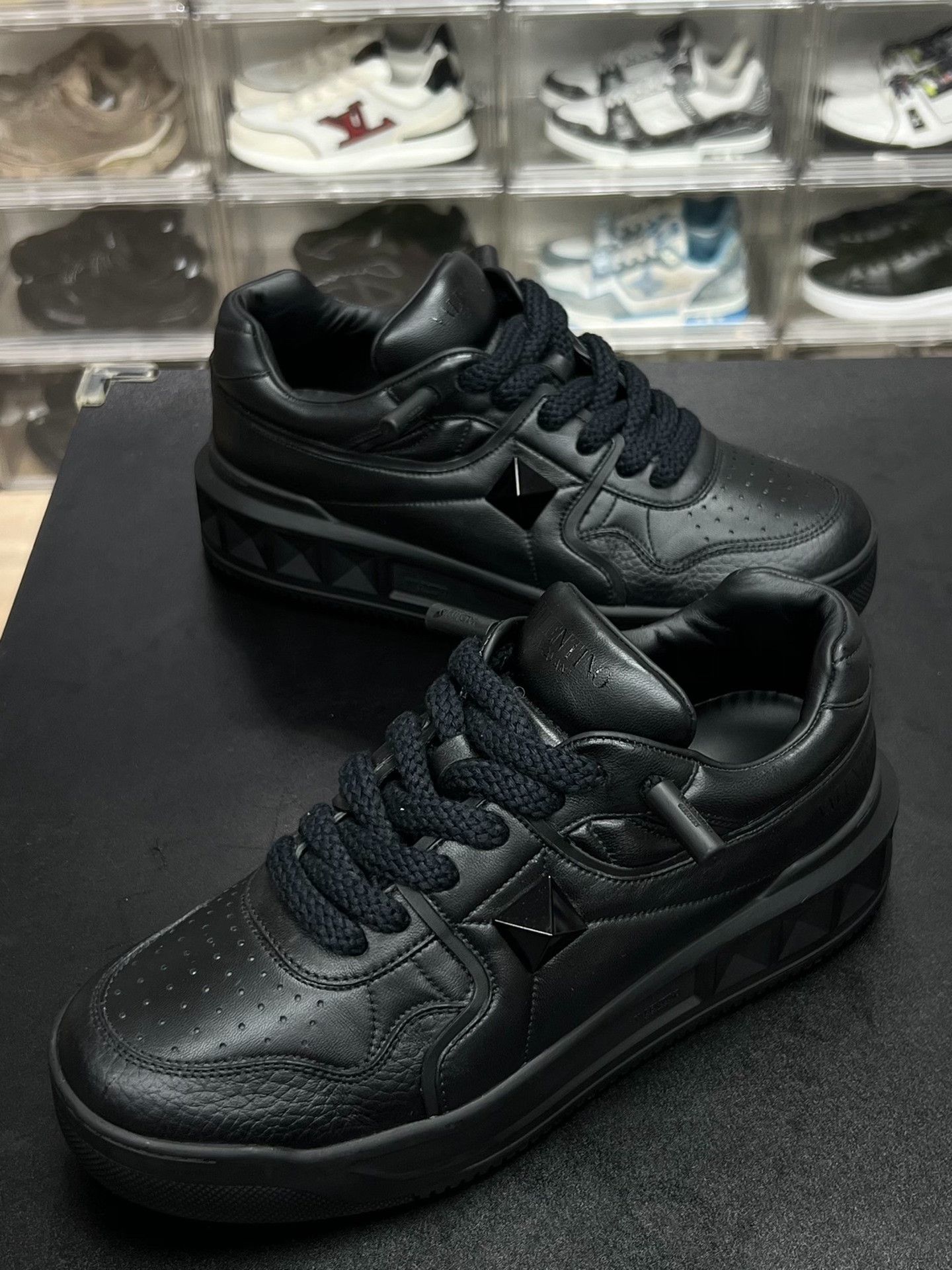 Valentino Valentino Black Lowtop Sneakers 9.5 Men Size US 9.5 / EU 42-43 - 1 Thumbnail