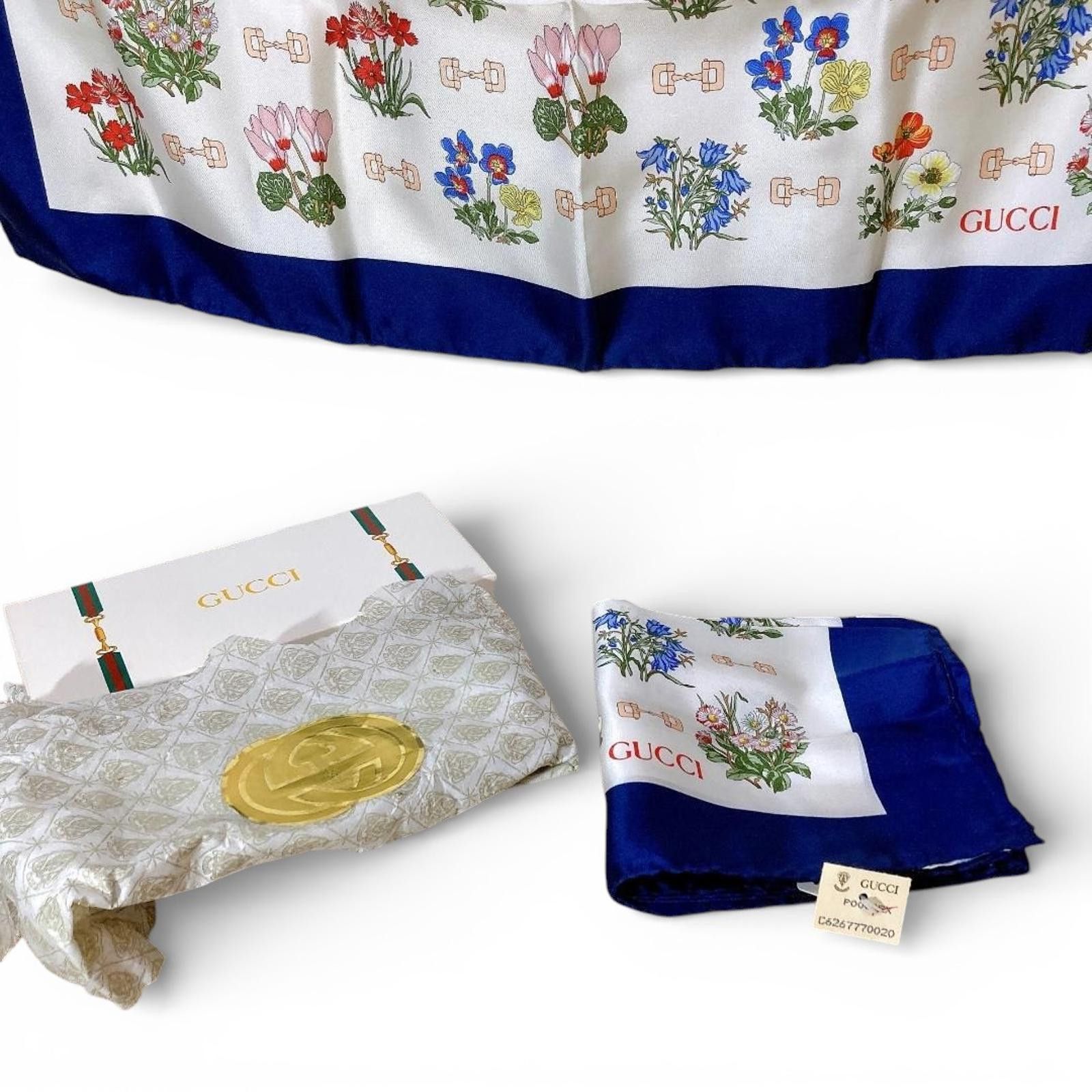Gucci Gucci - Floral Patterned Silk Scarf with Blue Border Size ONE SIZE - 5 Thumbnail