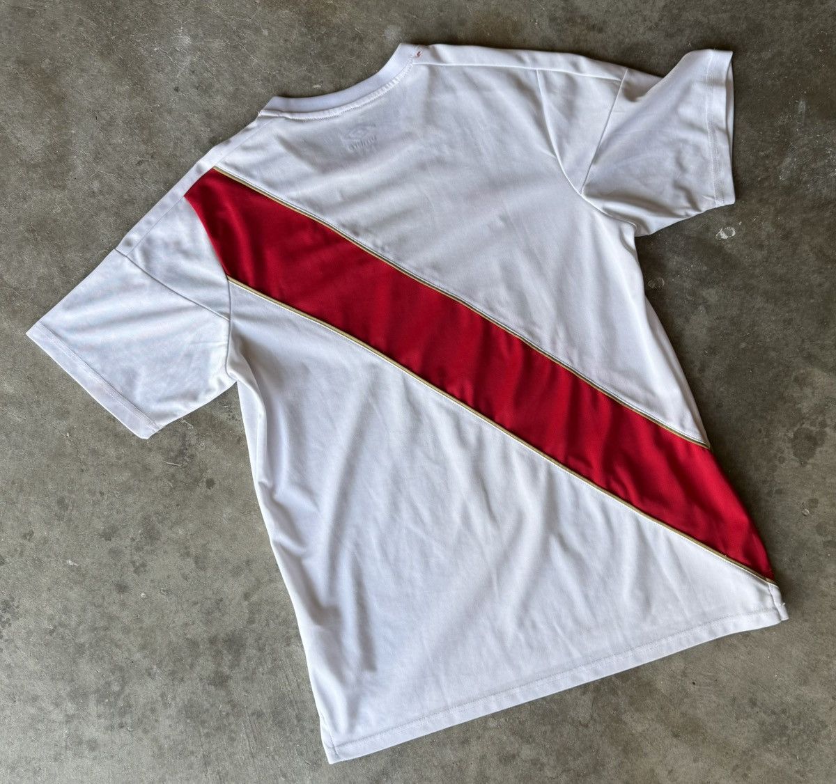 Umbro × Vintage Peru Soccer Jersey by Umbro Size Large Size US L / EU 52-54 / 3 - 4 Thumbnail