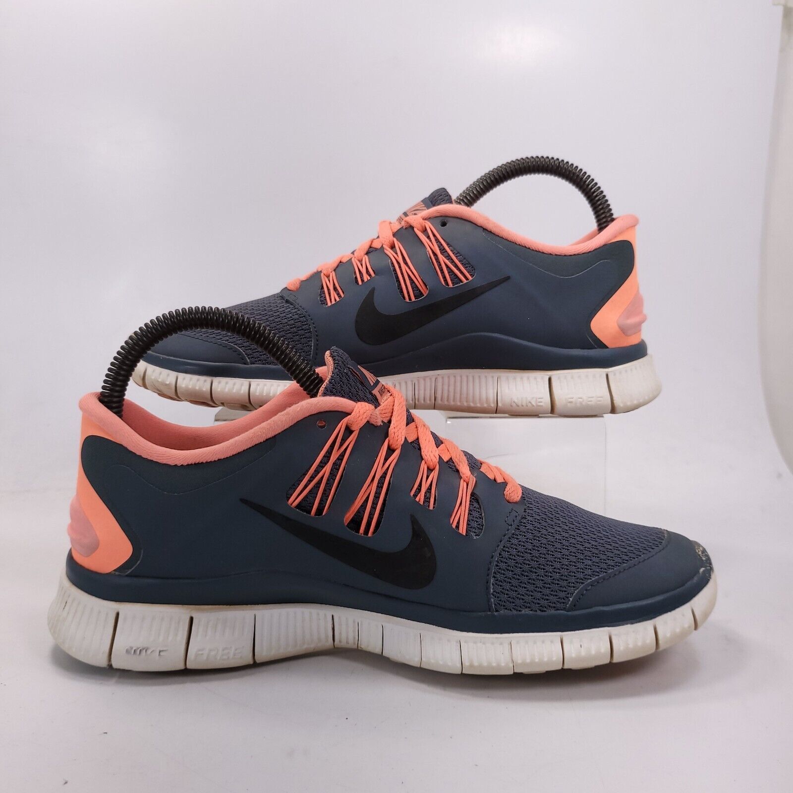 Nike Nike Free 5.0 Shoe Womens Size 7 580591-446 Gray Pink White Size US 7 / IT 37 - 6 Thumbnail