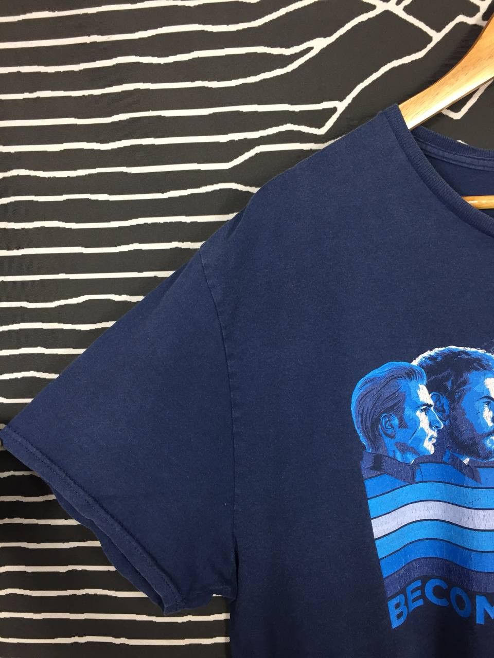 Marvel Comics × Vintage Avengers End Games Became A Legend Superheroes Tee Size US XL / EU 56 / 4 - 6 Thumbnail