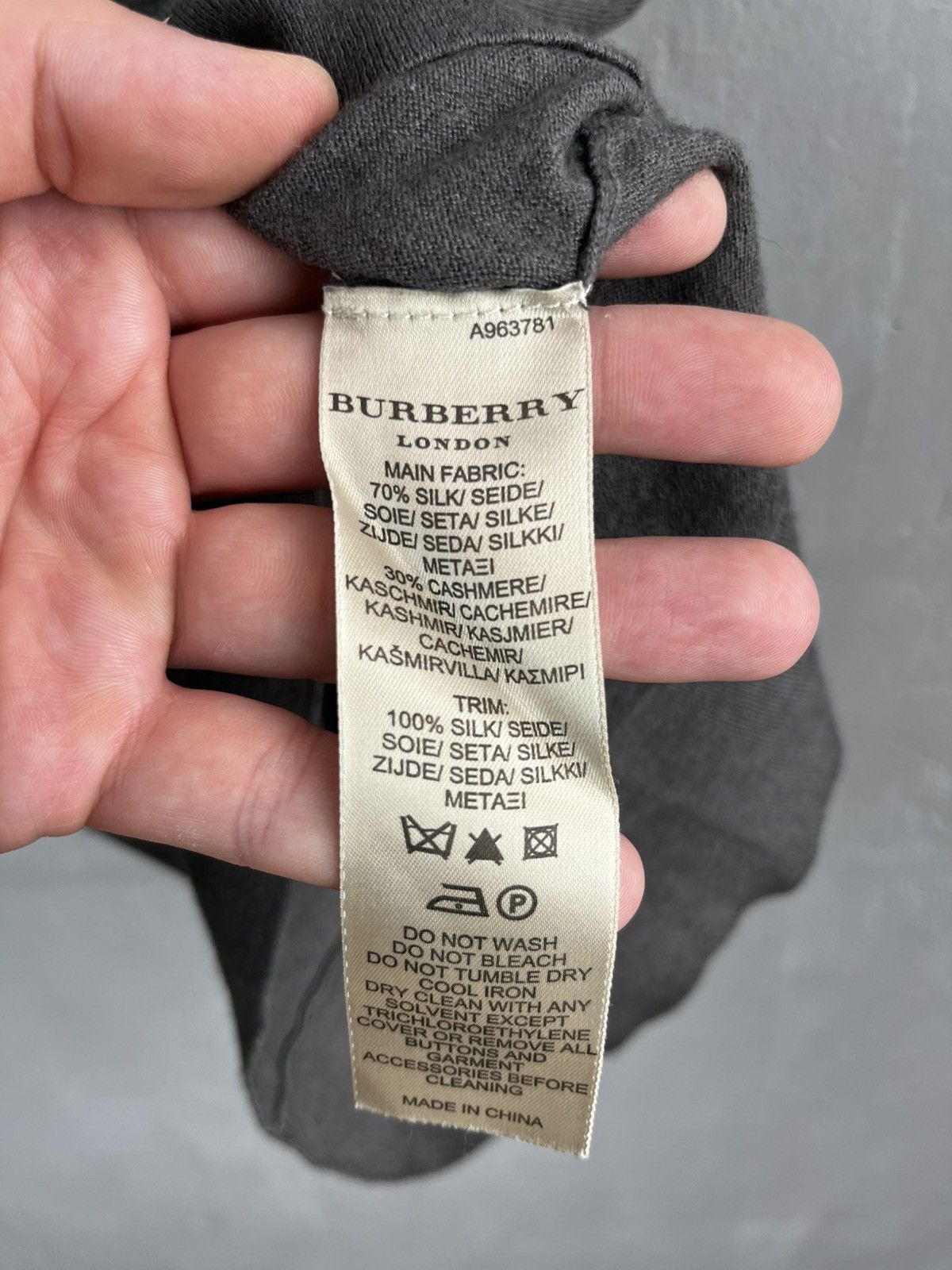 Burberry × Other Burberry London t shirt silk cashmere Size XS / US 0-2 / IT 36-38 - 10 Thumbnail
