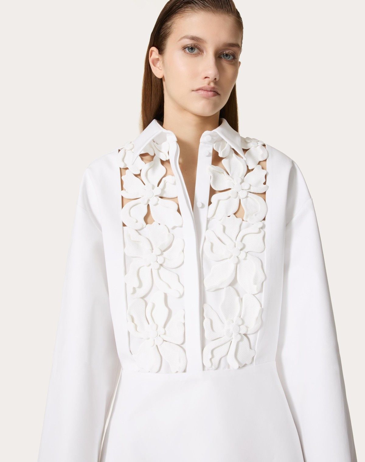 Valentino o1s1wg110525 Embroidered Popeline Short Dress in White Size L / US 10 / IT 46 - 6 Thumbnail
