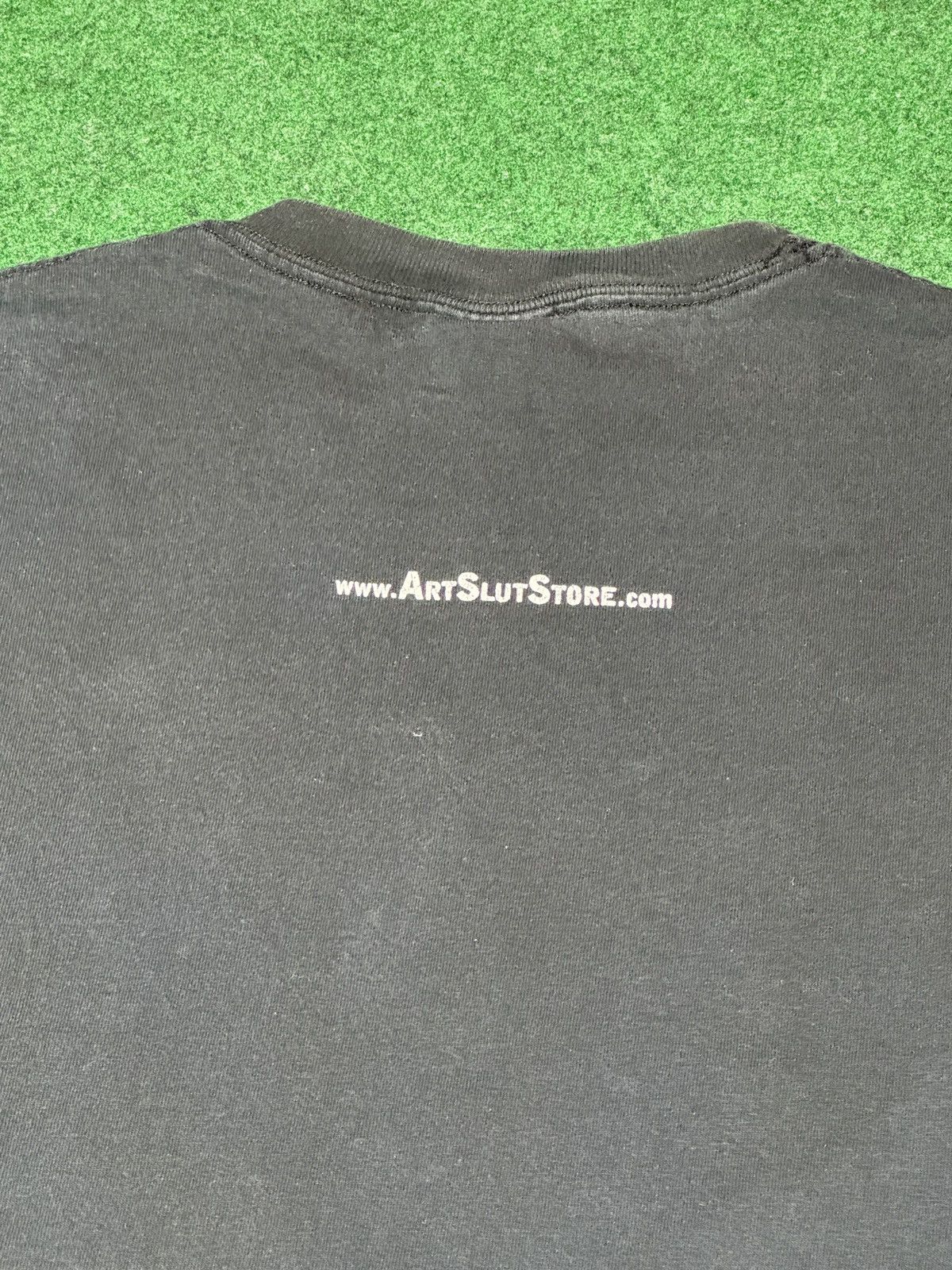 Vintage Vintage 90s Y2K Art Slut Grunge Funny Art Tee Black T Shirt Size US L / EU 52-54 / 3 - 5 Thumbnail