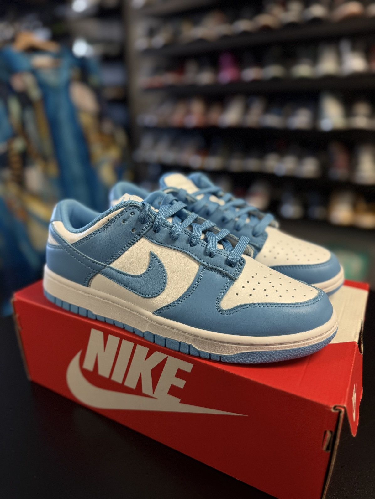 Nike Nike Dunk Low 2021 UNC OG Size 9 Tried On W Box Size US 9 / EU 42 - 2 Thumbnail