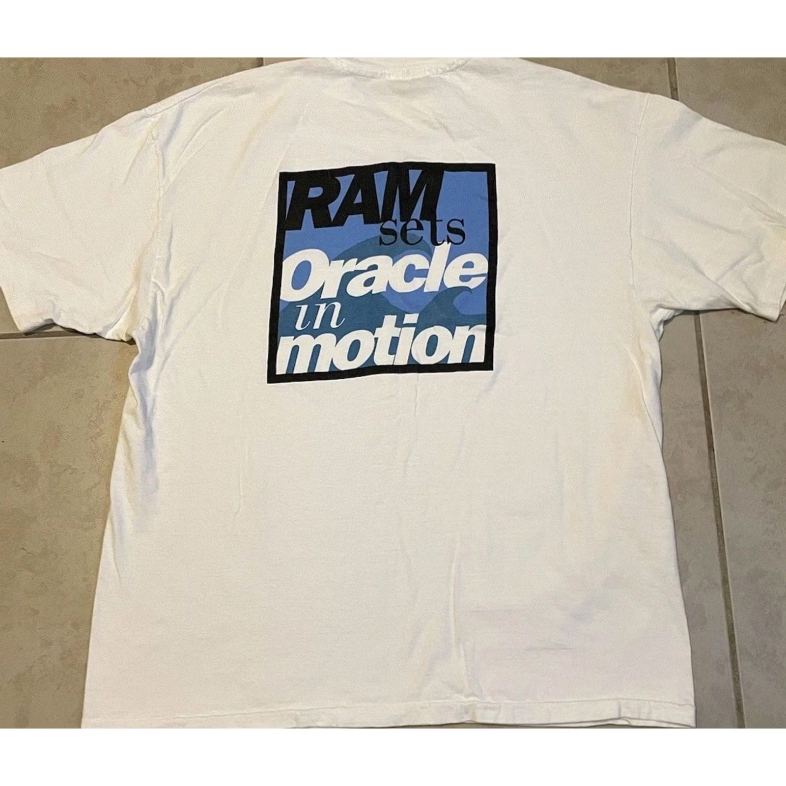 Apple VINTAGE RAM Mobile Data Faded Shirt XL White, Single Stitch, 90s, Cell Phone, Tech, Vintage 1990s Shirt Mens XL Size US XL / EU 56 / 4 - 2 Thumbnail