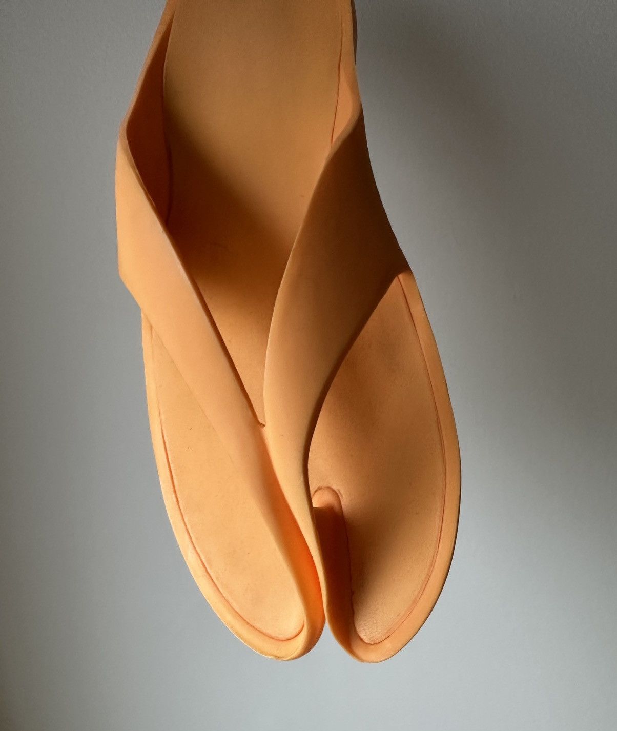 Puma Puma Philippe Starck rubber split toe flip flops Size US 8 / EU 41 - 4 Thumbnail
