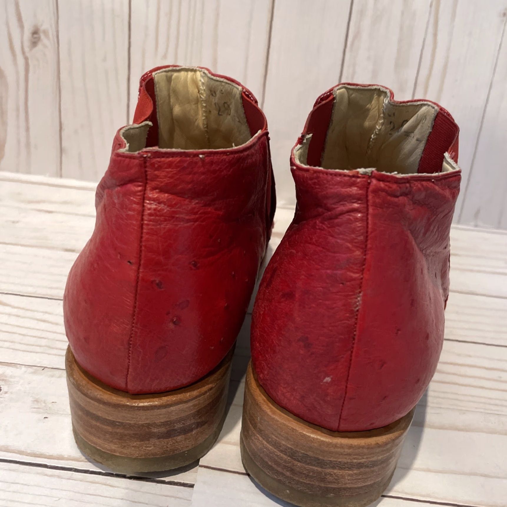 Skin VINTAGE John Wayne JOHN WHAYNEE Cowboy Boots Men 10 Red Alligator Pattern Square Toe Pull On Cowboy Boots Mens 10 Red 90s Size US 10 / EU 43 - 6 Thumbnail