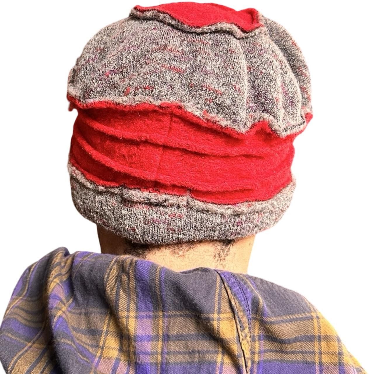 Vintage ASTROBOI* 'Soufflé' Red & Grey Pleated Beanie Size ONE SIZE - 7 Thumbnail