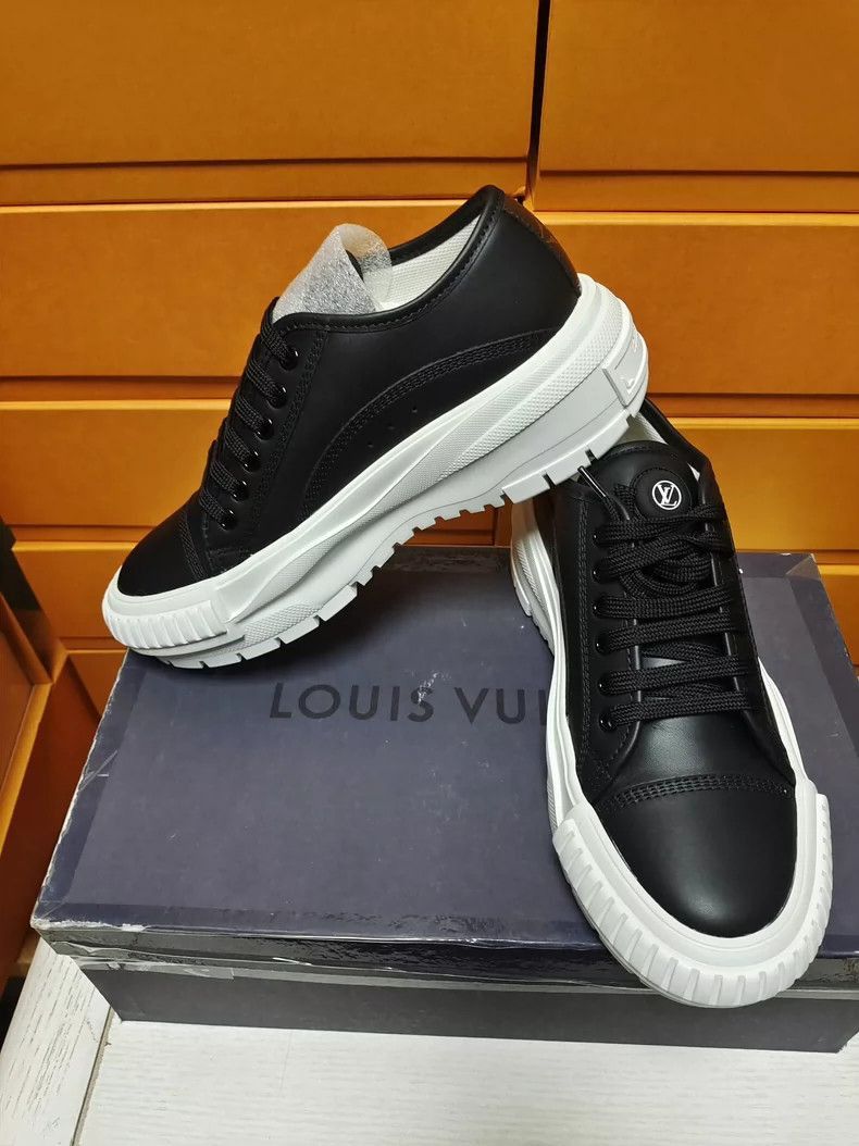 Louis Vuitton Louis Vuitton Black Low-Top Sneakers Size 36.5-2507 Size US 6 / IT 36 - 4 Thumbnail