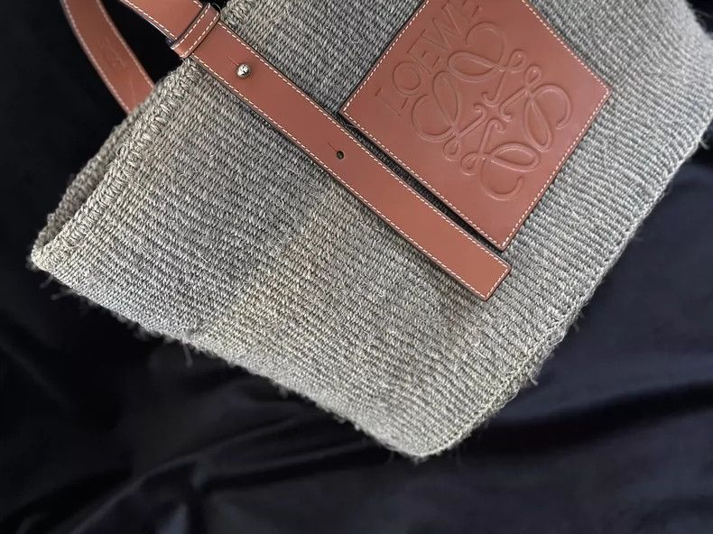 Loewe loewe Lambskin tote bag 2503-Nextarrow Size ONE SIZE - 2 Thumbnail