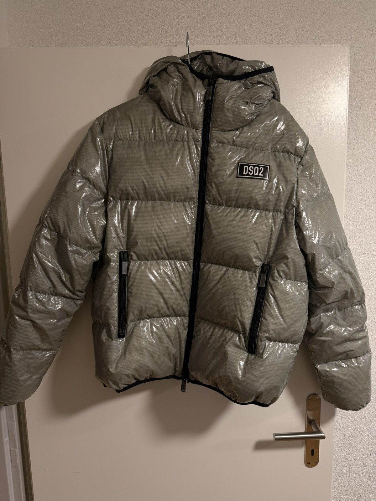 Dsquared2 Men’s Dsquared2 Shiny Hooded Puffer Jacket Medium Brand New Size US S / EU 44-46 / 1 - 1 Thumbnail