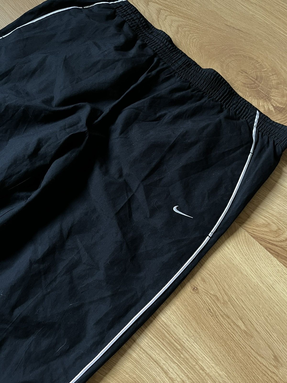 Nike × Vintage Vintage Nike Nylon Baggy Track Pants Y2K XXL Size US 36 / EU 52 - 2 Thumbnail