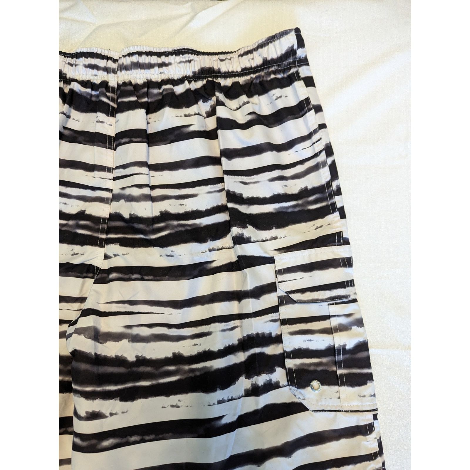 Izod IZOD White Black Striped Men's Swim Trunks XXL NEW Summer Size US 40 / EU 56 - 4 Thumbnail